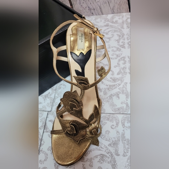 Prada tulip brushed metallic gold strappy heels size 8.5 - Picture 5 of 12